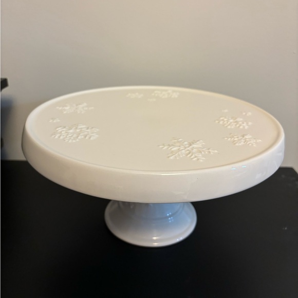 Hallmark Other - Hallmark White Cake Plate with Snowflakes